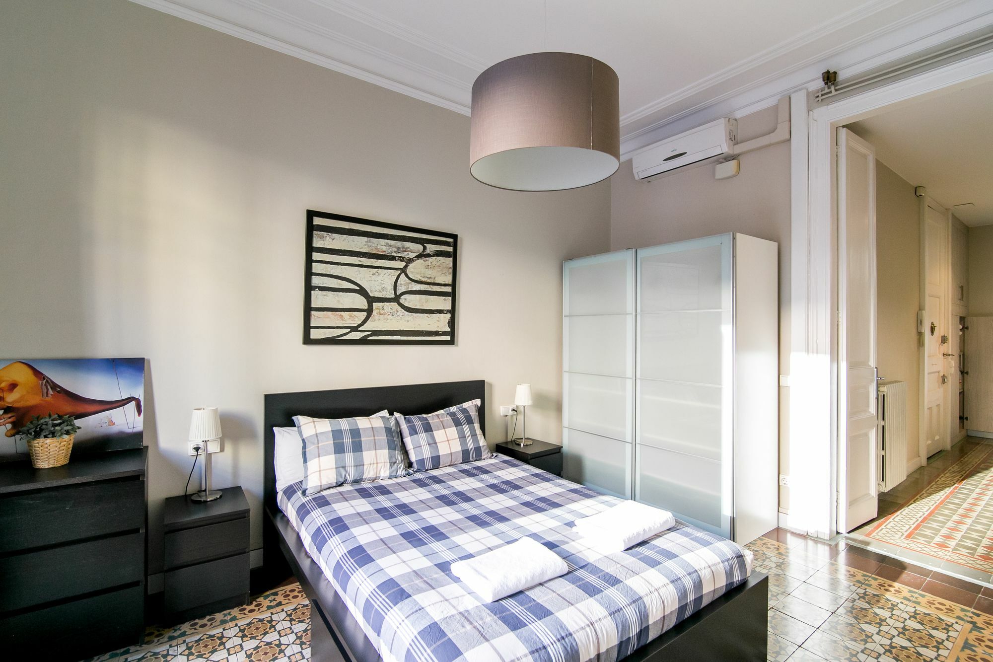Placa Universitat Apartamento